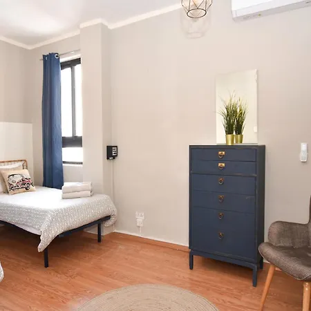 Bayview Apartment *